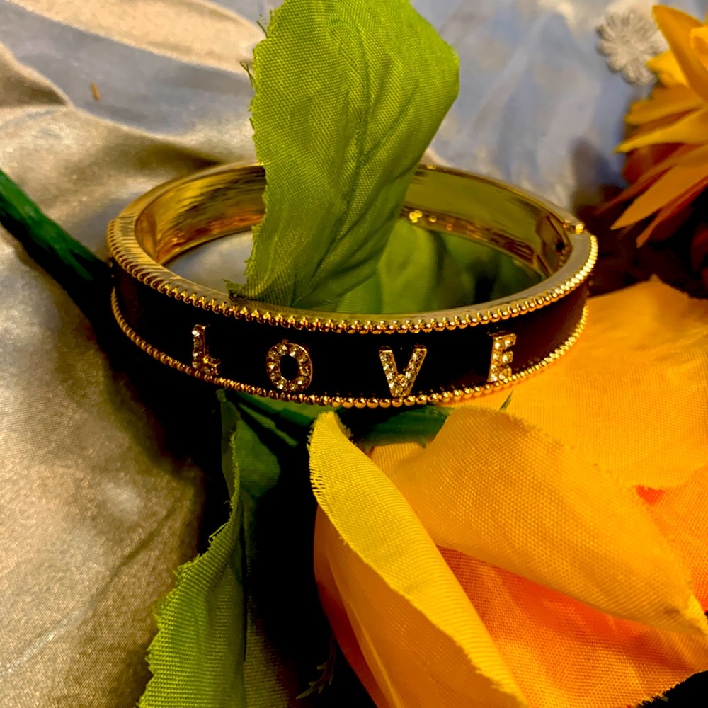 🌹 LANE BRYANT “LOVE” Crystal Engraved With Faux Leather Gold Tone Bracelet!